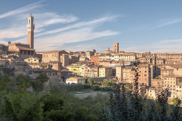 Fototapeta na wymiar Siena. Toscana. Panorama verso la Torre del Mangia