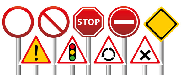 Panneaux routiers. sur fond blanc Code de la route, permis de conduire, conduite. Illustration vectorielle.  © Albachiaraa