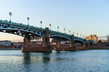 Fototapeta na wymiar Pont Saint-Pierre in Toulouse, France