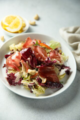 Leaf salad with smoked meat
