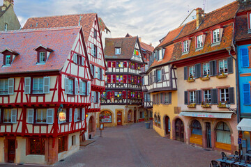 Romantisches Dorf im Elsass, Frankreich