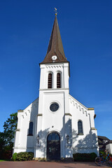 Fototapeta na wymiar Evangelisch Lutherische Kirche in Lohe in Ostwestfalen