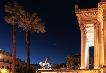 Obraz premium Old Town of Palermo on Sicily before sunrise