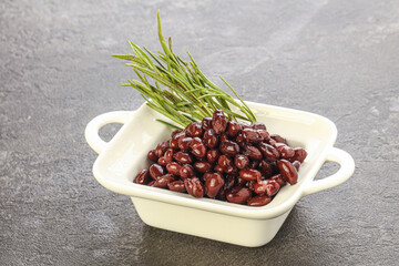 Vegan cuisine - black kidney in the bowl