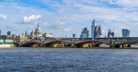 Obraz na płótnie Canvas Scenic view of Blackfriars Bridge with St. Paul Cathedral and city of London in the background.