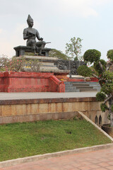 king ramkhamhaeng monument in sukhothai (thailand) 