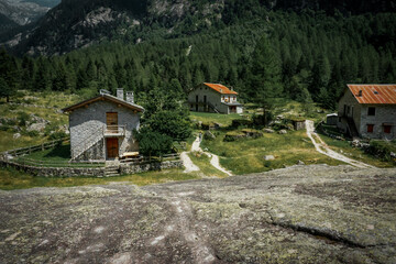 Domki w górach © Bogdan