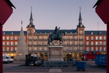 Madrid, plaza mayor and christmas market at dawn