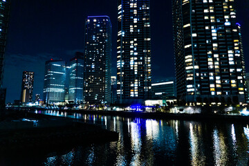 Obraz premium Night view of high-rise condominiums in Tokyo, Japan_27