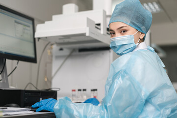 Female scientist in the laboratory.