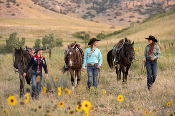 Cowgirl Friends - obrazy, fototapety, plakaty