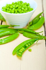 hearthy fresh green peas