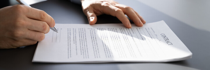 Obraz premium Legal Document Signature