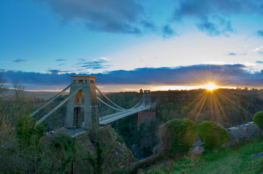Sunset over clifton suspension bridge 
