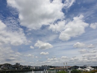 Fototapeta na wymiar clean sky over the city