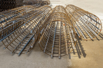 Reinforcing frames of round columns in housing construction