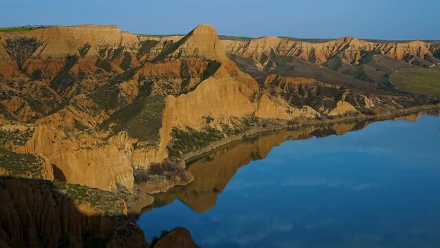 Eroded landscape of the C&aacute;rcavas or Barrancas de Buruj&oacute;n in the surroundings of the Castrej&oacute;n reservoir. Province of Toledo, Castilla-La Mancha, Spain, Europe