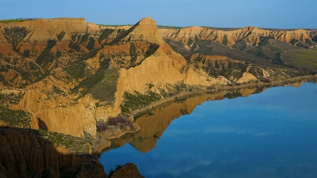 Eroded landscape of the C&aacute;rcavas or Barrancas de Buruj&oacute;n in the surroundings of the Castrej&oacute;n reservoir. Province of Toledo, Castilla-La Mancha, Spain, Europe