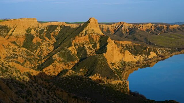 Eroded landscape of the C&aacute;rcavas or Barrancas de Buruj&oacute;n in the surroundings of the Castrej&oacute;n reservoir. Province of Toledo, Castilla-La Mancha, Spain, Europe