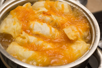 cooking meat stuffed cabbage