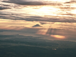 Fototapeta na wymiar 上空から見た富士山