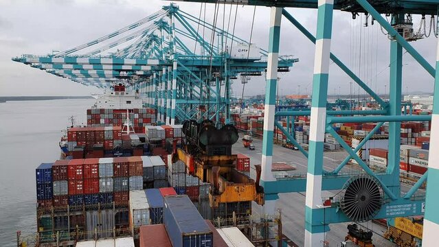Container terminal with mooring vessel in port