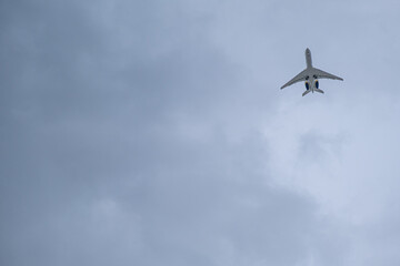 Under a jetliner on approach to airport