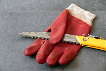 for work safety, it is necessary to work with gloves, there is a hand saw and thick plastic gloves...