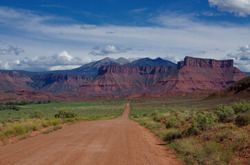 road to the mountains