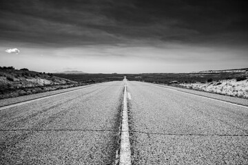 rettilineo verso un luogo lontano