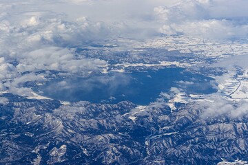 Fototapeta premium 福島県・空から眺める冬の猪苗代湖の風景