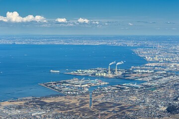 千葉県・空から眺める袖ヶ浦工業地帯の風景