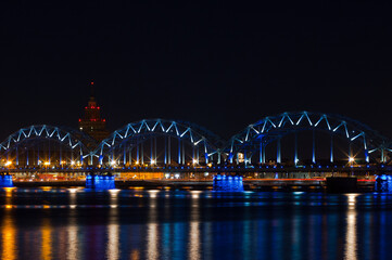 Fototapeta na wymiar riga,railway bridge at night
