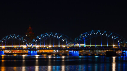 Obraz na płótnie Canvas riga,railway bridge at night