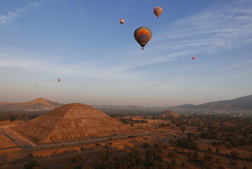 Teotihuacan baloon