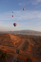 Teotihuacan baloon