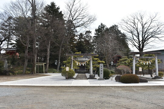 群馬の名所　命を紡ぐ絆を紡ぐ　諏訪神社上州藤岡鎮座　周辺の風景