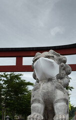 マスクをした狛犬