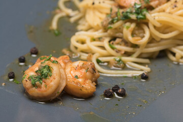 group shrimps plate alio olio shrimp pasta