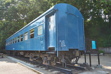 Fototapeta premium 神奈川県 生田緑地の旧型客車 