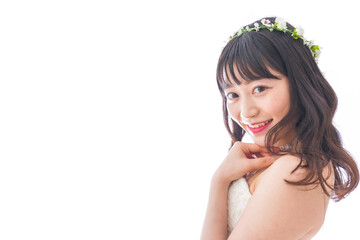 ドレスを着た笑顔の花嫁