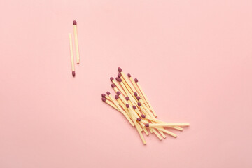 Whole wooden matches on color background - obrazy, fototapety, plakaty