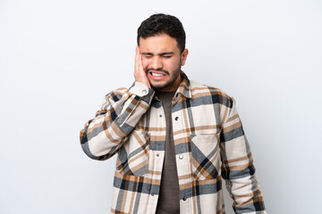 Naklejka premium Young Brazilian man isolated on white background with toothache