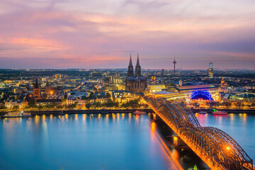 Fototapeta na wymiar Downtown Cologne city skyline, cityscape of Germany