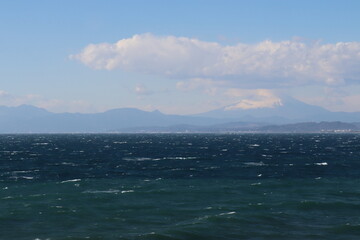 江の島の海と空