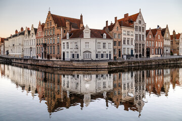 Naklejka premium Bruges Langerei viewpoint, reflection of houses in the canal