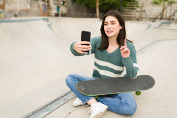 Caucasian woman at the skatepark