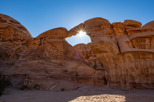 Jabal Umm Fruth Rock Bridge, Wadi Rum, Jordan