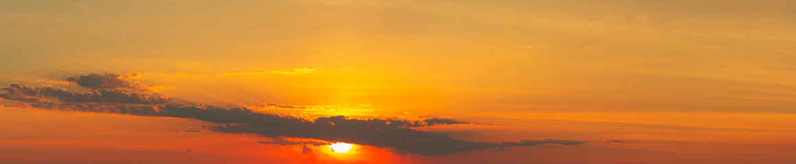sunset clouds and sky,Sunbean of Sunset Sky,The sun shining through low cloud