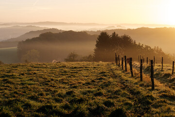 Sonnenaufgang &uuml;ber dem Brgischen Land